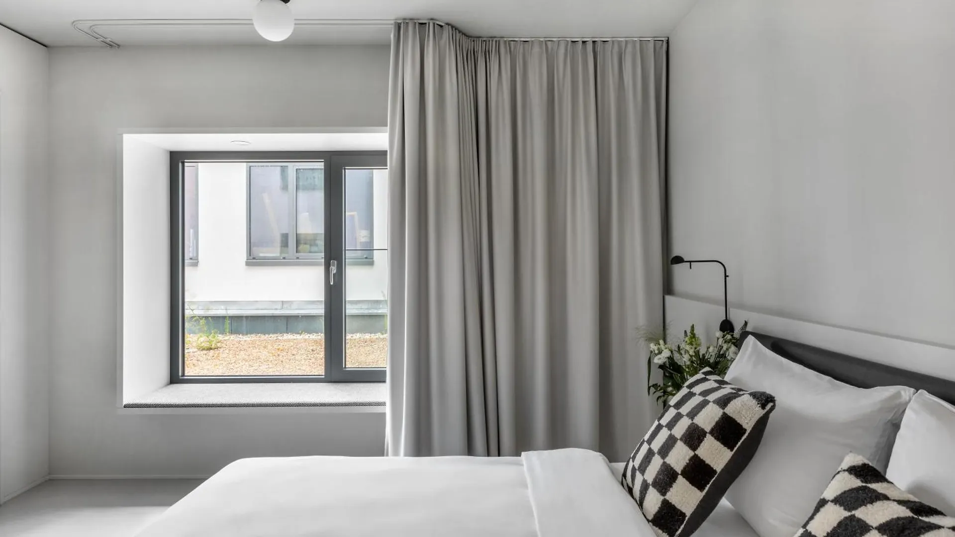 Aparthotel Numa Berlin Savi 4*,